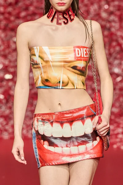 Look 93